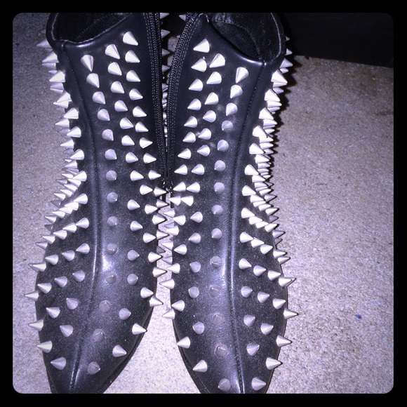 YRU Shoes - YRU spike booties
